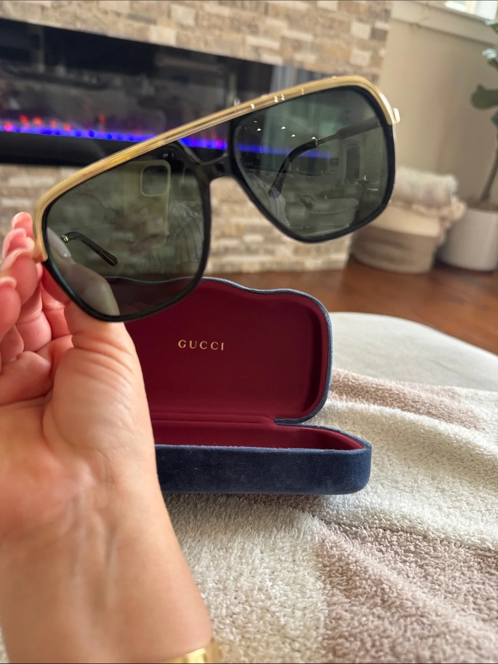 Gucci Black and Gold Oversized Aviator Sunglasses